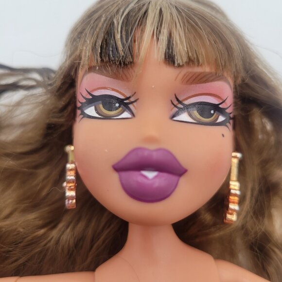 MGA Entertainment Bratz Always Yasmin Jointed Poseable Doll Nude - Picture 2 of 13